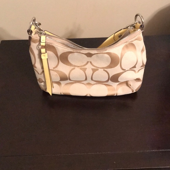Authentic coach handbag - Picture 2 of 5